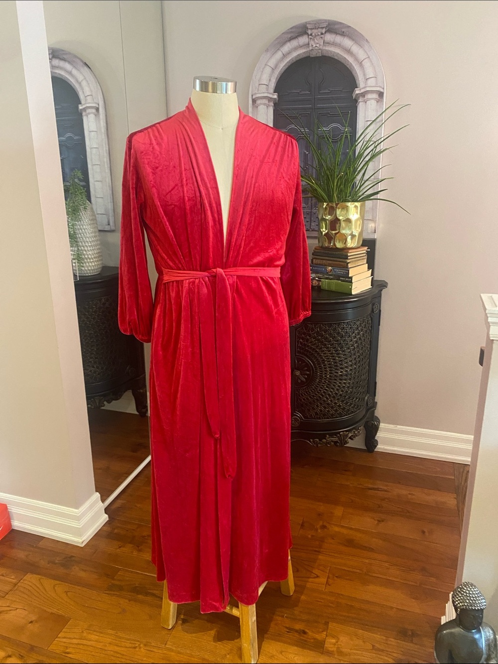 Vintage bloomies reddish pink house coat